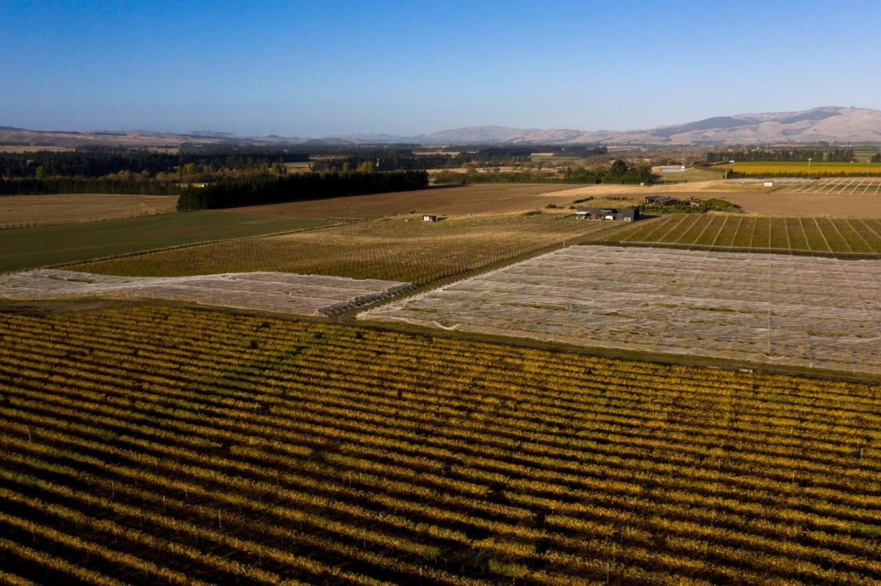 Romantic Vineyard Getaway Hotel Waipara Exterior photo